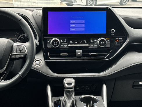 Used 2023 Toyota Highlander XSE AWD/4WD image 22