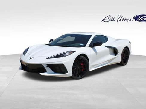 Used 2025 Chevrolet Corvette Stingray Coupe w/ 1LT RWD image 1