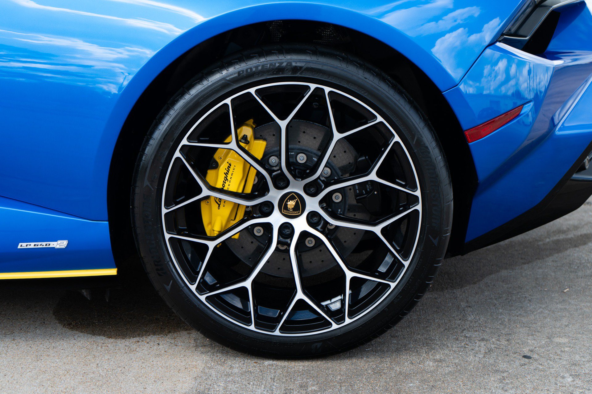 Used 2023 Lamborghini Huracan Tecnica RWD image 43