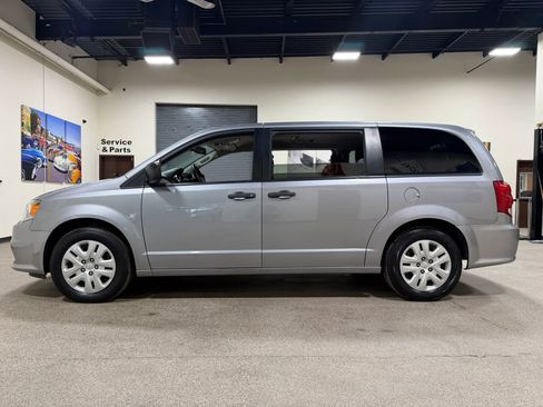 Used 2019 Dodge Grand Caravan SE image 13