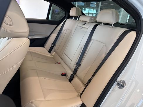 New 2026 BMW 330i xDrive Sedan w/ Convenience Package image 40