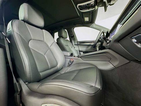 New 2026 Porsche Macan image 29