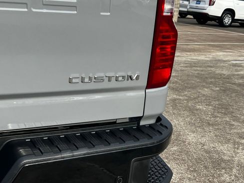Used 2024 Chevrolet Silverado 2500 Custom w/ Custom Value Package image 17