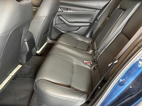 Used 2024 MAZDA MAZDA3 s image 19