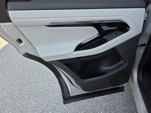 Used 2020 Land Rover Range Rover Evoque S image 32