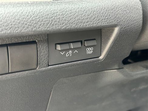 Used 2021 Toyota Sienna Platinum image 35