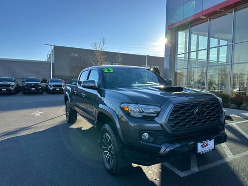 Used 2023 Toyota Tacoma TRD Sport image 1
