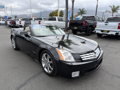 Used 2006 Cadillac XLR RWD image 3