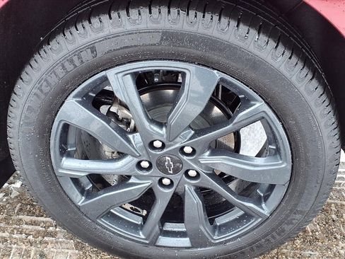 Used 2022 Chevrolet Equinox RS w/ RS Leather Package image 8