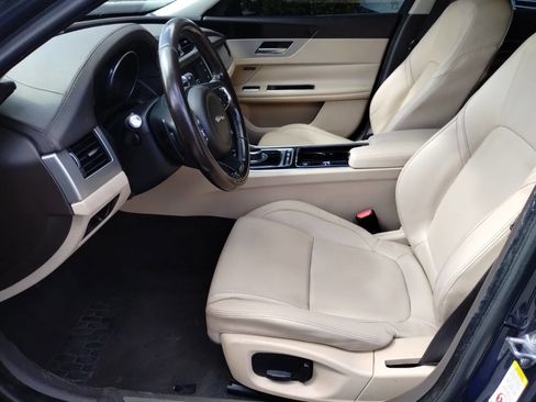 Used 2017 Jaguar XF Premium RWD image 32