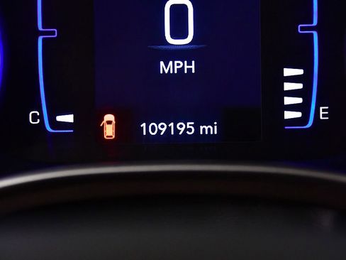 Used 2020 Chrysler Voyager Lxi FWD image 14