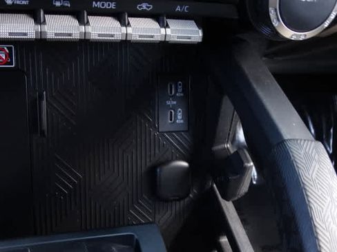 Used 2024 Toyota Tacoma TRD Sport image 32