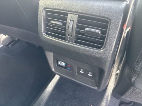 Used 2025 Nissan Rogue SL w/ Tech Package AWD/4WD image 22