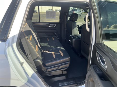 Used 2024 GMC Yukon AT4 w/ AT4 Premium Plus Package AWD/4WD image 15