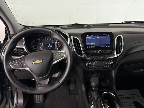 Used 2023 Chevrolet Equinox Premier AWD/4WD image 3