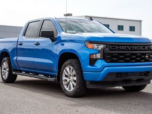 Used 2025 Chevrolet Silverado 1500 Custom image 3