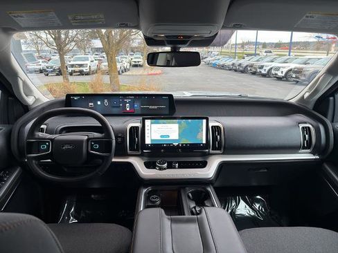 Certified 2025 Ford Expedition Active AWD/4WD image 36