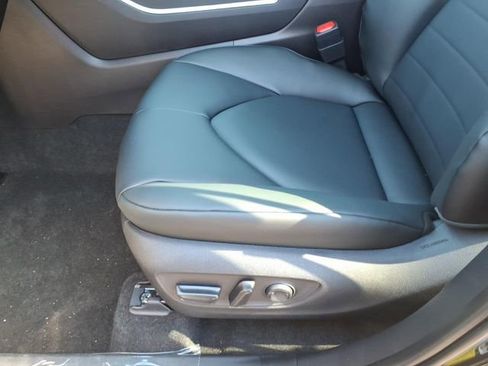 New 2026 Toyota Highlander XLE image 13