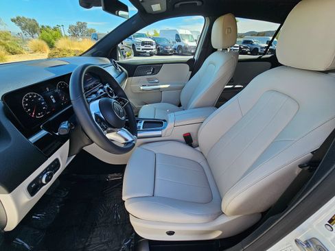 Used 2025 Mercedes-Benz GLA 250 4MATIC image 18
