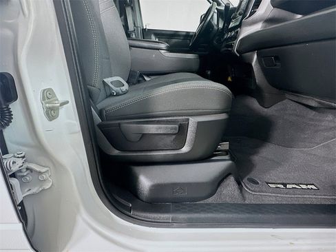 Used 2024 RAM 2500 Tradesman w/ Chrome Appearance Group image 22