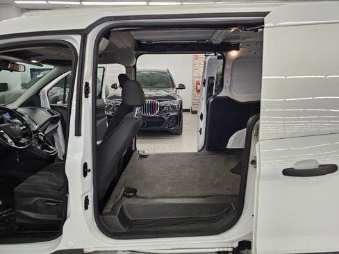 Used 2017 Ford Transit Connect XLT image 27