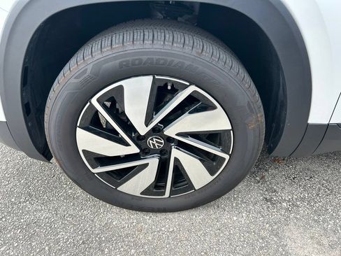Certified 2026 Volkswagen Atlas SE w/ Panoramic Sunroof Package FWD image 54