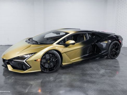 Used 2025 Lamborghini Revuelto image 7