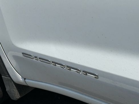 Used 2025 GMC Sierra 1500 SLT AWD/4WD image 11
