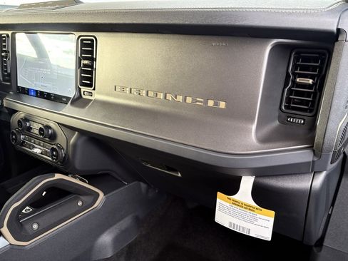 New 2025 Ford Bronco Badlands w/ Sasquatch Package image 28