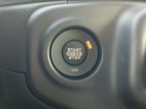 Used 2021 Jeep Wrangler Unlimited Sport image 23