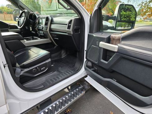 Used 2018 Ford F250 Lariat image 13