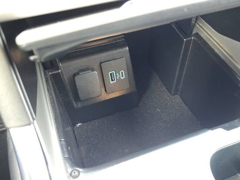 Used 2023 Ford Explorer XLT w/ Equipment Group 202A RWD image 36