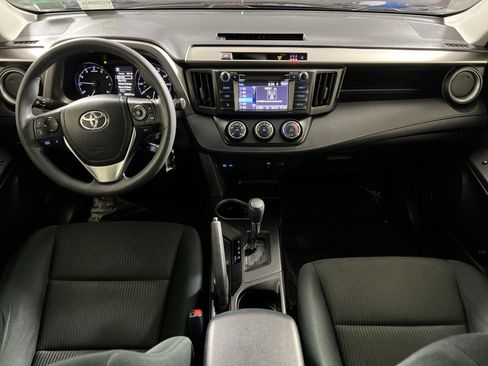 Used 2018 Toyota RAV4 LE image 22