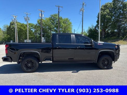 Used 2022 Chevrolet Silverado 2500 LTZ w/ LTZ Plus Package image 9