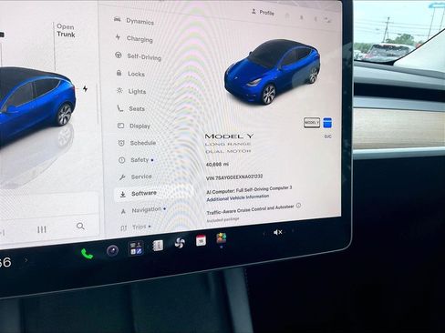 Used 2022 Tesla Model Y Long Range AWD/4WD image 24