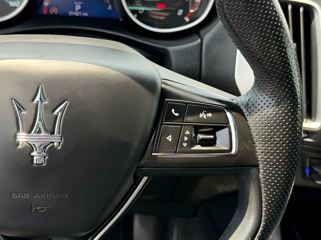 Used 2020 Maserati Levante AWD/4WD image 37