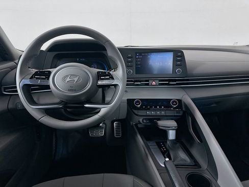 Certified 2023 Hyundai Elantra SEL w/ Convenience Package image 21