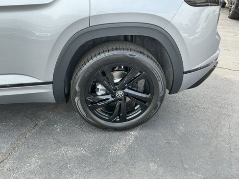 New 2026 Volkswagen Atlas Cross Sport SEL R-Line image 22