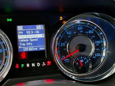 Used 2016 Chrysler Town & Country Touring w/ Driver Convenience Group image 13