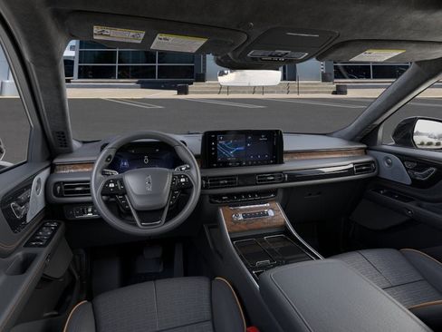 New 2025 Lincoln Aviator Black Label AWD/4WD image 9