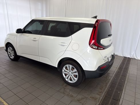 Used 2022 Kia Soul LX FWD image 6