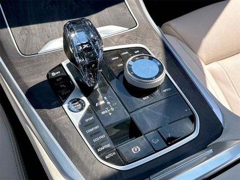 Used 2021 BMW X5 M50i w/ Executive Package image 22