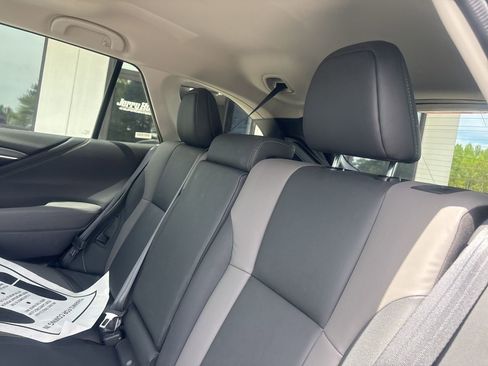 Used 2025 Subaru Outback Onyx Edition image 5