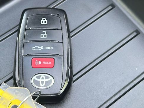 Used 2023 Toyota Tundra Limited w/ Power Package AWD/4WD image 29