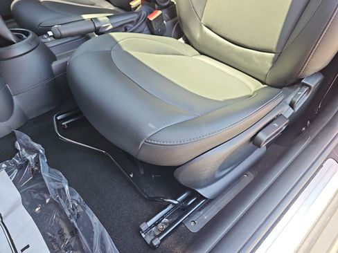 Used 2019 MINI Cooper 2-Door Hardtop FWD image 24