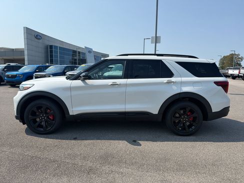Used 2024 Ford Explorer ST w/ Equipment Group 401A AWD/4WD image 8
