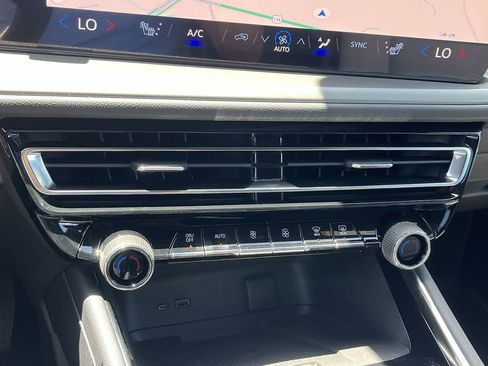 New 2025 Chevrolet Traverse LT w/ Driver Confidence Package image 19