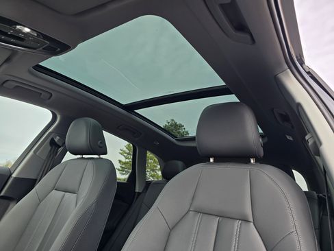 Certified 2025 Audi Q5 Premium w/ Convenience Package image 59