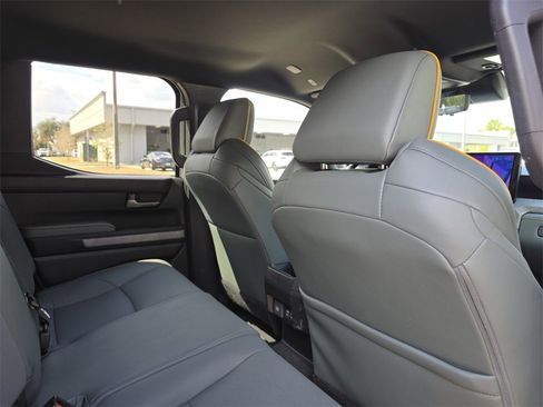 Used 2025 Toyota Tacoma Trailhunter image 16