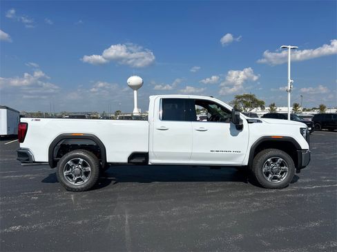 New 2026 GMC Sierra 3500 SLE image 9